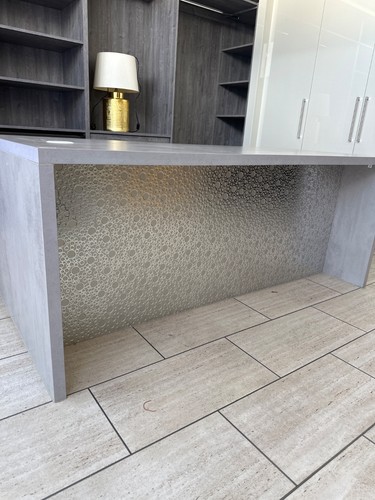 Low kitchen island - , desk